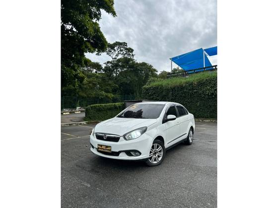 FIAT GRAND SIENA 1.4 MPI 8V TETRAFUEL 4P MANUAL FIAT GRAND SIENA 1.4 MPI 8V TETRAFUEL 4P MANUAL